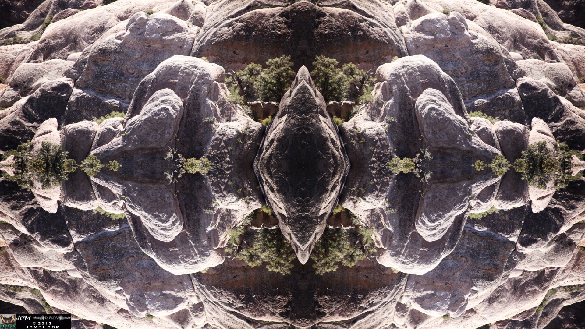 Quadroscopic image filmed at Devil's Punchbowl county park